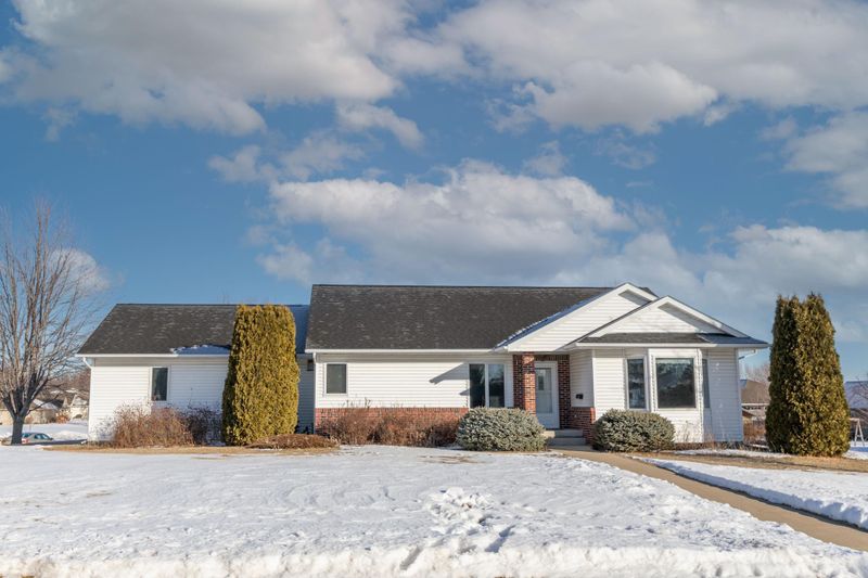 505 13th Ave NE, Waseca, MN 56093