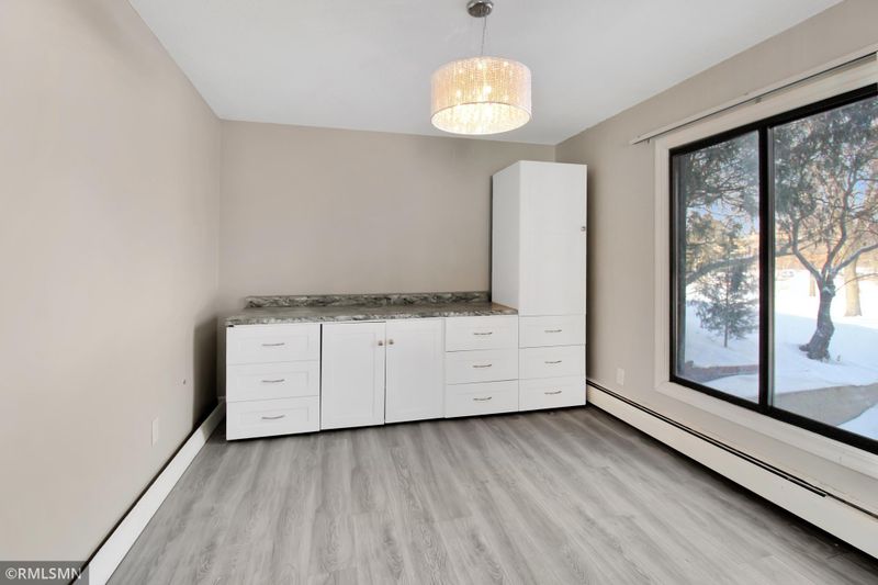 450 Ford Rd #118, Saint Louis Park, MN 55426