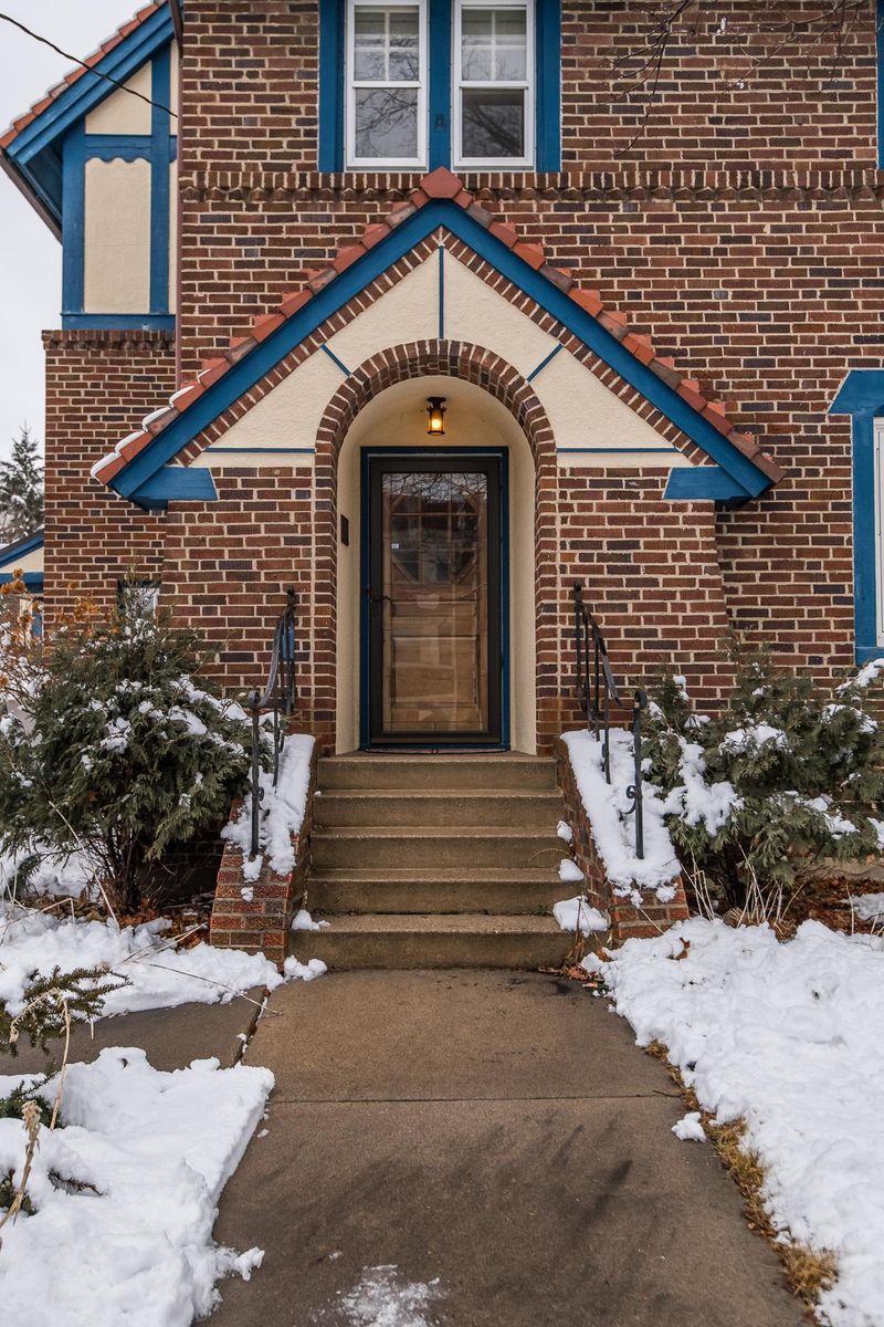 719 5th St SW, Rochester, MN 55902