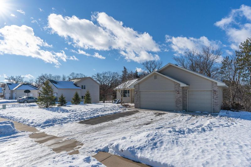 30766 Marigold Ln, Lindstrom, MN 55045