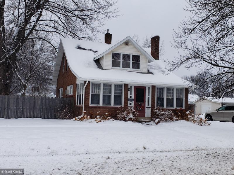 329 Main St N, Cambridge, MN 55008