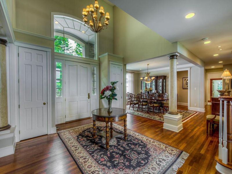 18230 Bearpath Trl, Eden Prairie, MN 55347