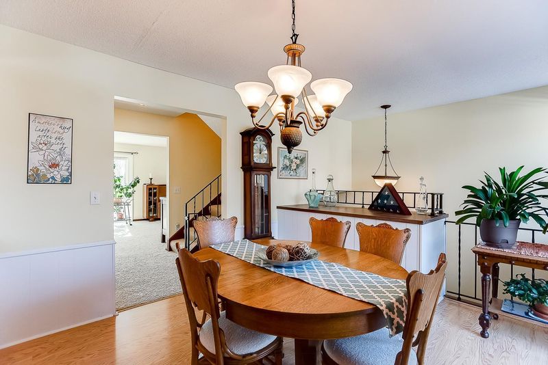 10236 Berkshire Rd, Bloomington, MN 55437