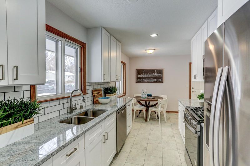 14332 Garrett Ave, Apple Valley, MN 55124