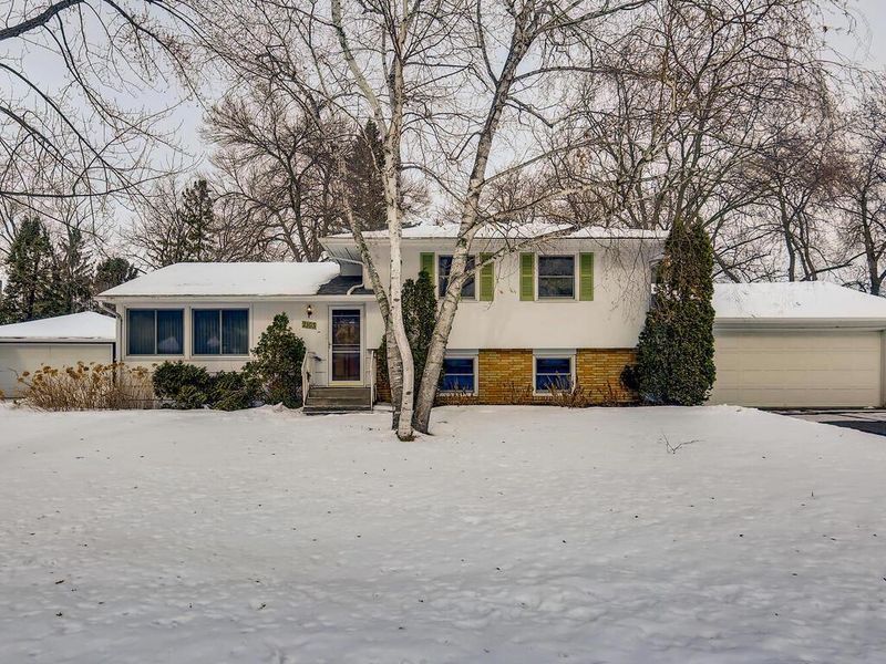 2163 Randy Ave, White Bear Lake, MN 55110