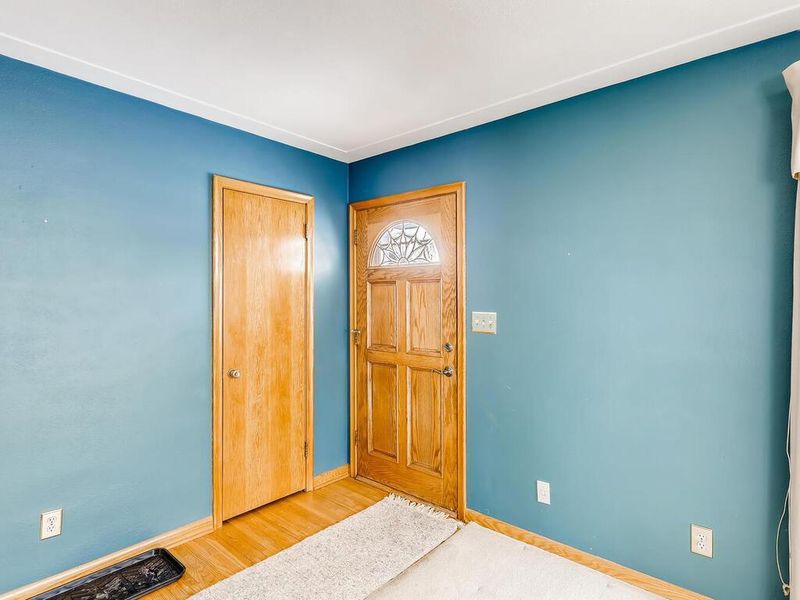 2163 Randy Ave, White Bear Lake, MN 55110