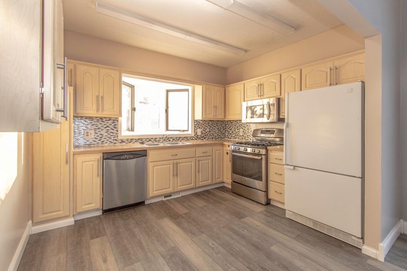 1500 78th Ave N, Brooklyn Park, MN 55444