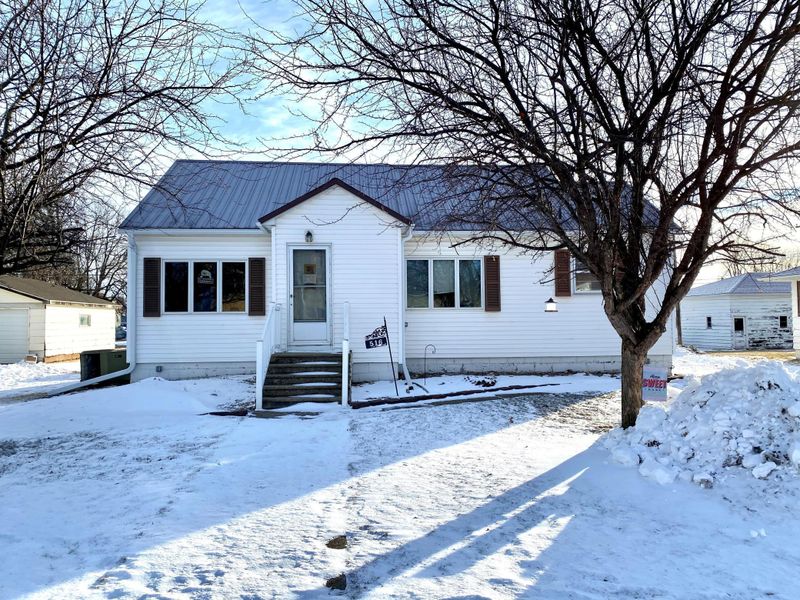 516 S Broadway St, Ellsworth, MN 56129