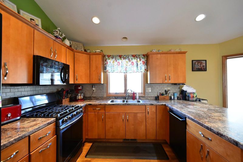 203 10th St, Goodhue, MN 55027