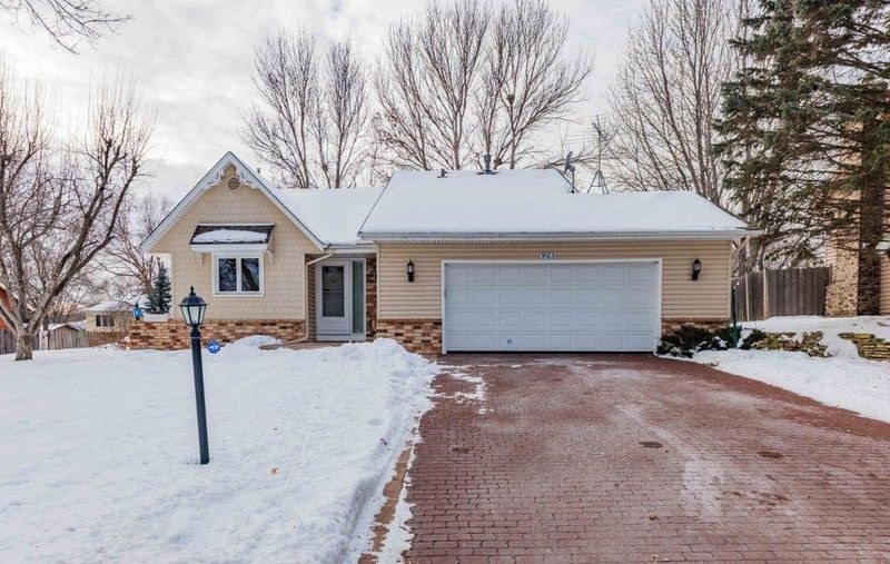 9183 Ranchview Ln N, Maple Grove, MN 55369