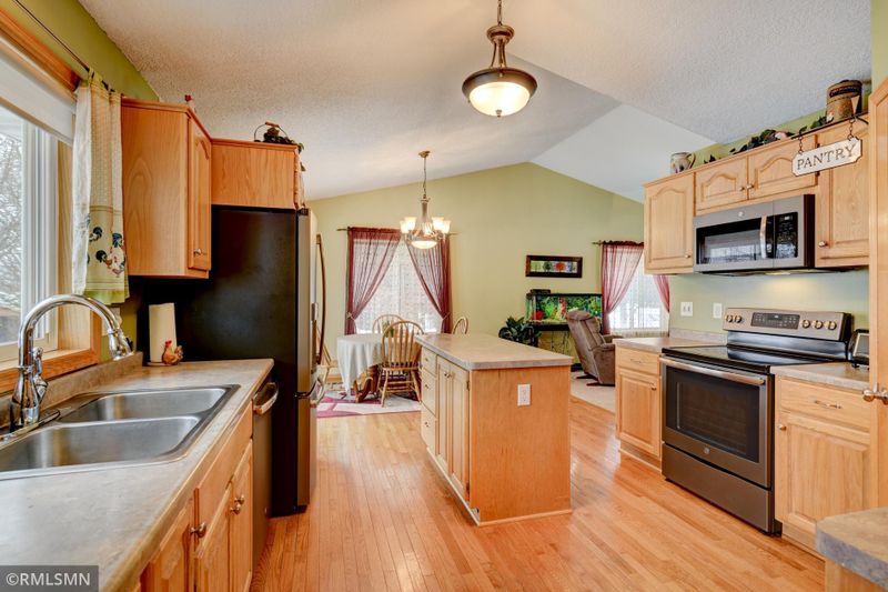 1216 6th Ave SW, Little Falls, MN 56345