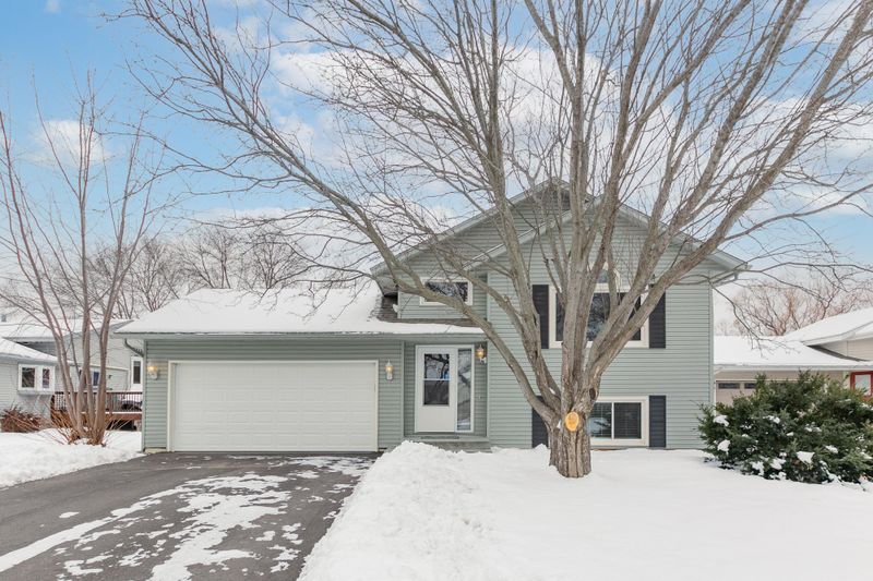 11305 48th Ave N, Plymouth, MN 55442