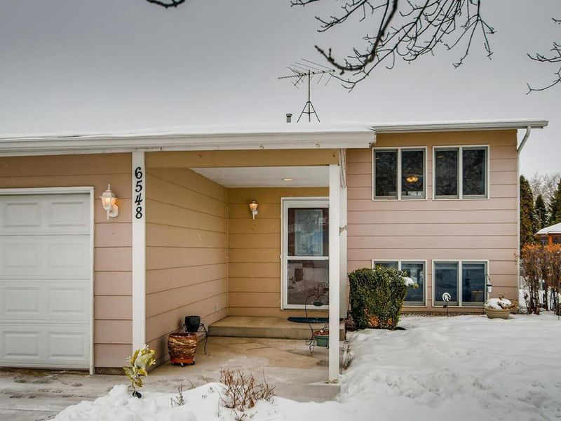 6548 22nd St N, Oakdale, MN 55128