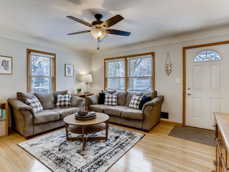 143 22nd Ave S, South Saint Paul, MN 55075