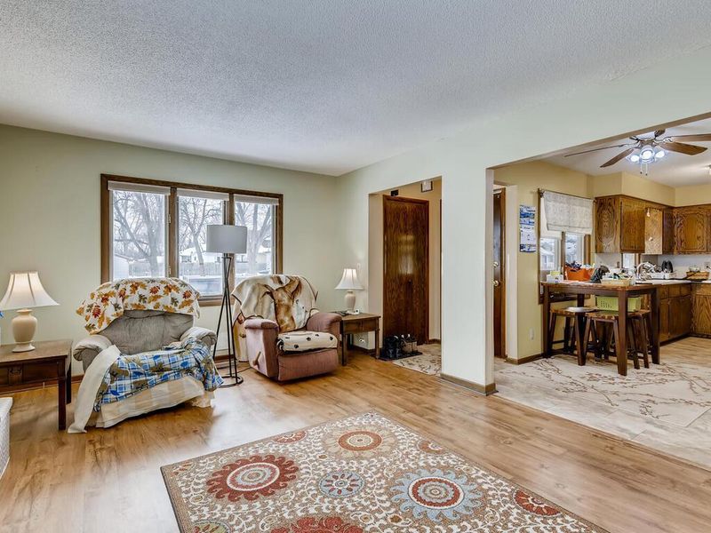 5462 43rd Ave N, Robbinsdale, MN 55422