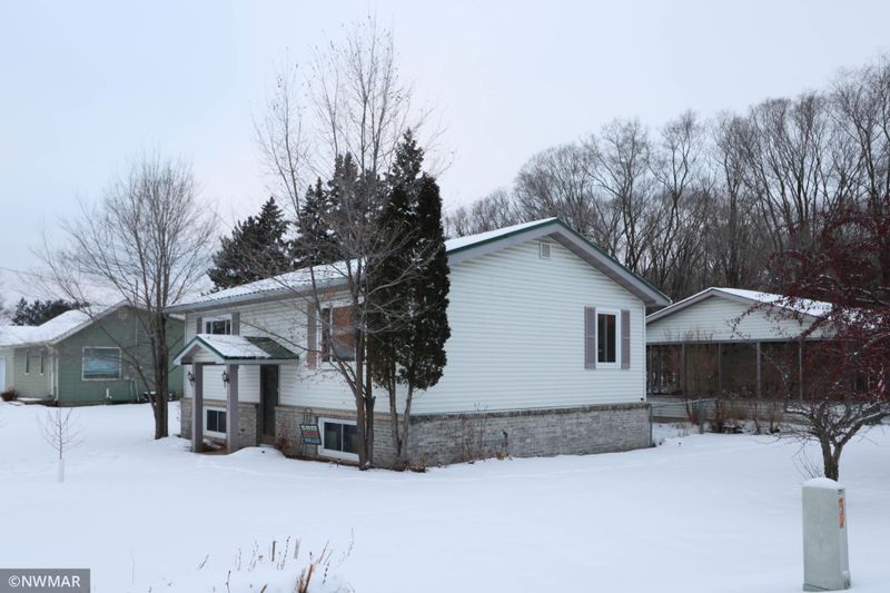 1003 15th St NW, Bemidji, MN 56601
