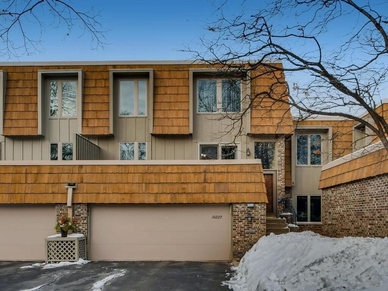 10229 Berkshire Rd, Bloomington, MN 55437
