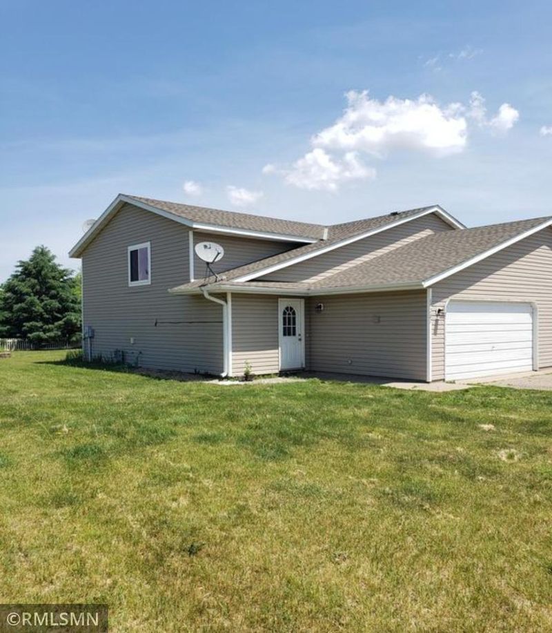 14287 River St, Becker, MN 55308