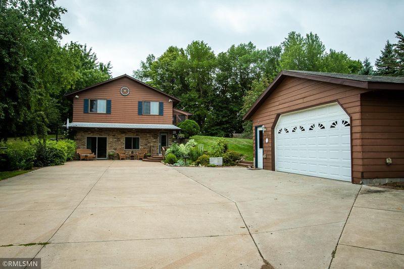 19174 Island View Dr, Mora, MN 55051
