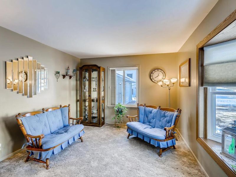 2407 W 82nd St, Bloomington, MN 55431