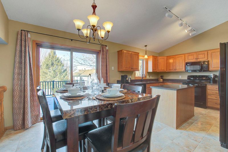 6232 S Park Dr, Savage, MN 55378