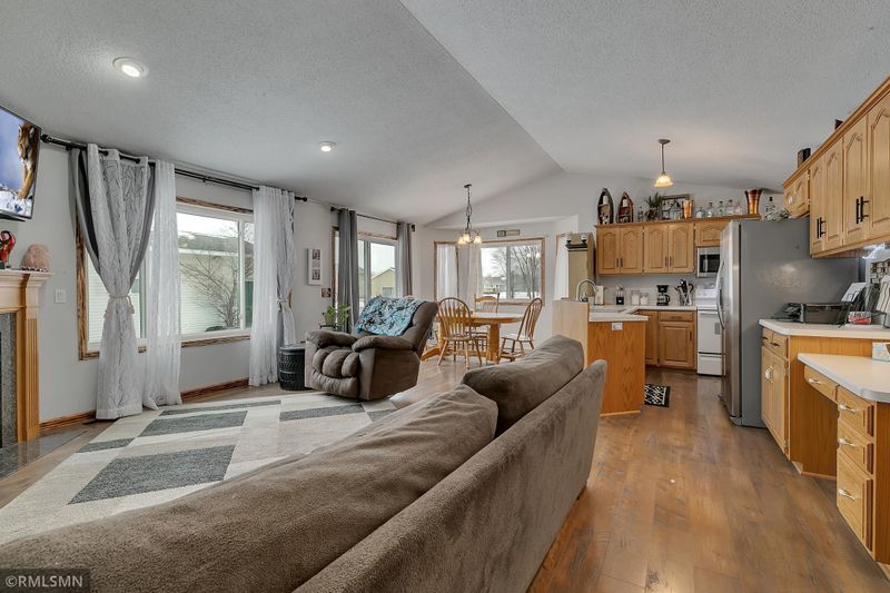 610 5th St NW, Richmond, MN 56368