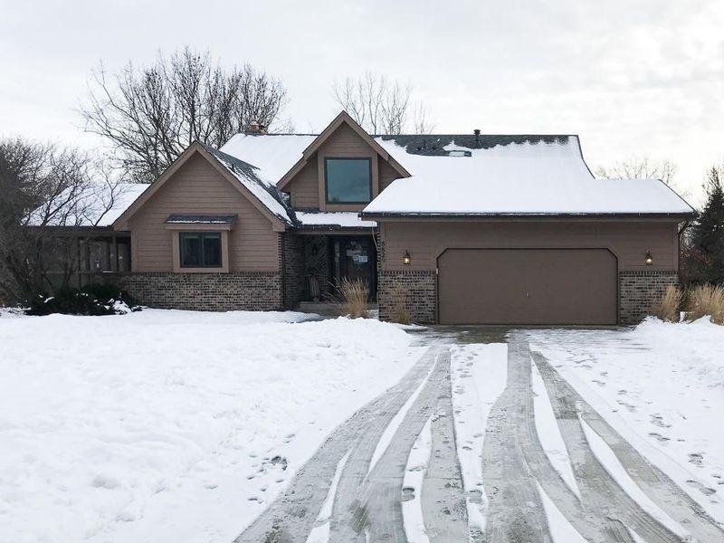 8829 Inverness Ter, Brooklyn Park, MN 55443