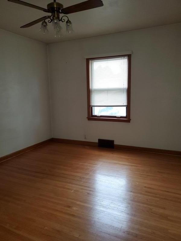1701 3rd St E, Saint Paul, MN 55106