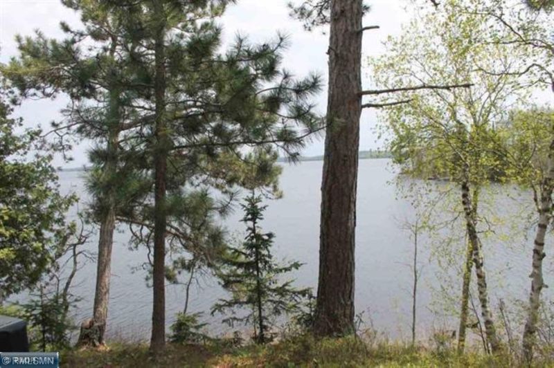 5624 Pine Island S, Tower, MN 55790