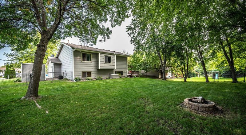 6123 W 140th St, Savage, MN 55378