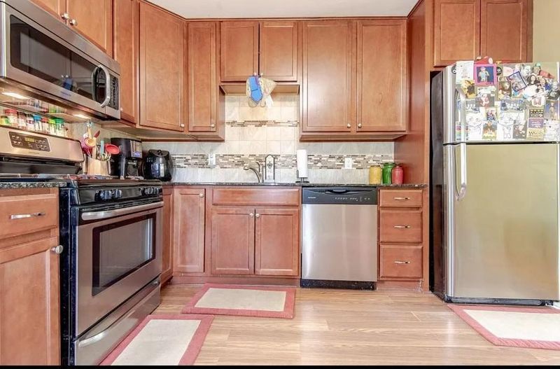 1452 County Road B E, Maplewood, MN 55109