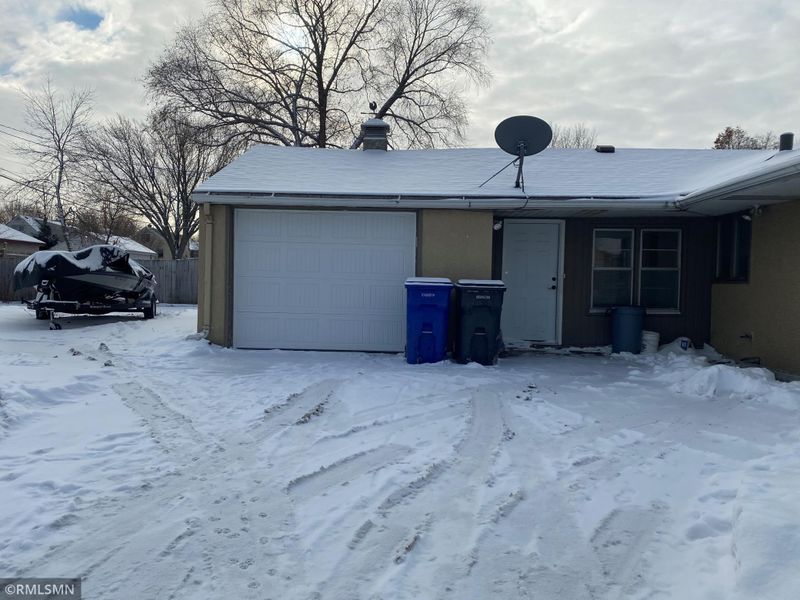 1194 Virginia St, Saint Paul, MN 55117