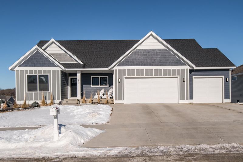 2821 Sand Trap Rd SE, Rochester, MN 55904
