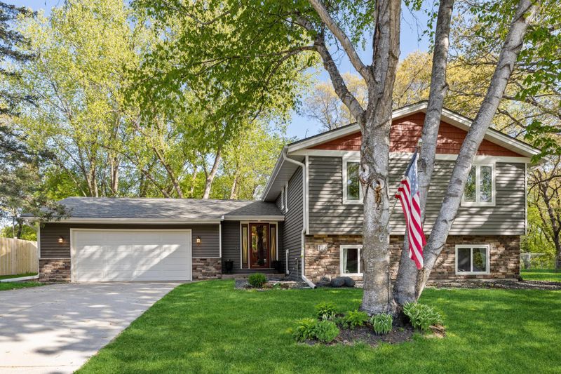 123 Chaparral Dr, Apple Valley, MN 55124