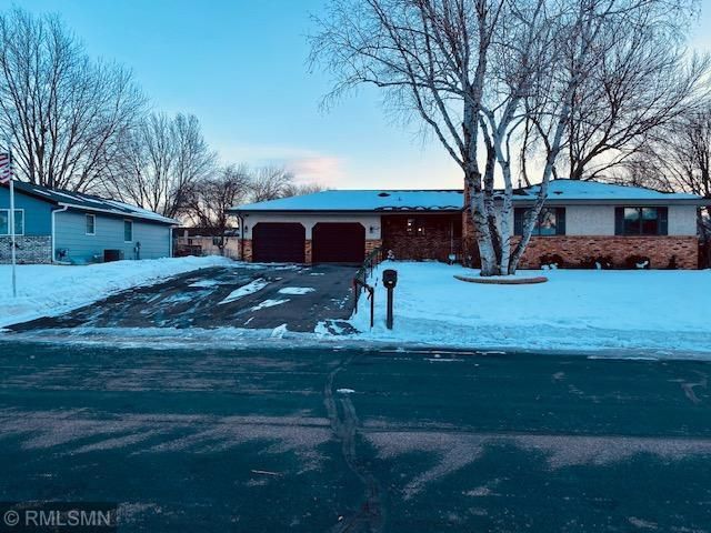610 Thomas Ave, Shakopee, MN 55379