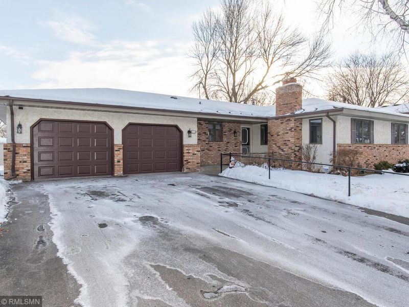 610 Thomas Ave, Shakopee, MN 55379