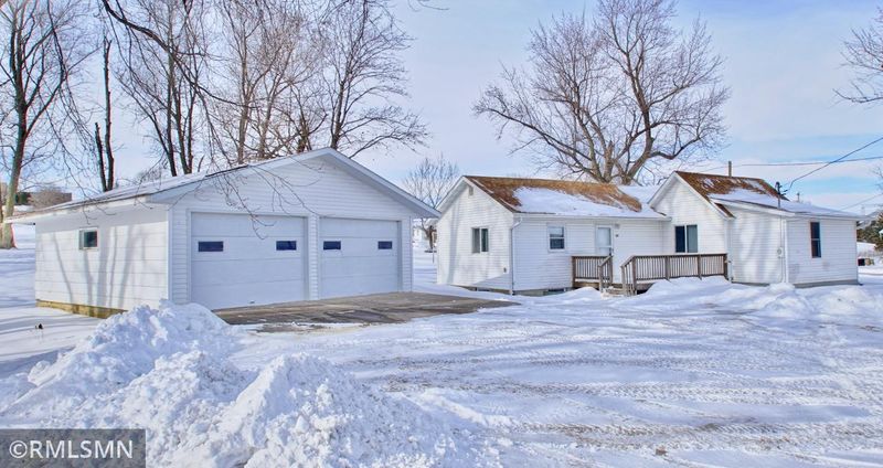 207 1st St, Bellchester, MN 55027