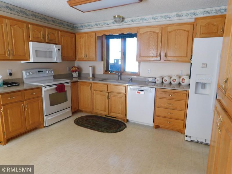 11210 3rd St, Becker, MN 55308
