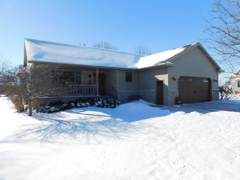 906 11th St S, Benson, MN 56215