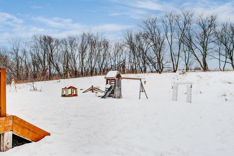 525 Summit Ln, Dundas, MN 55019