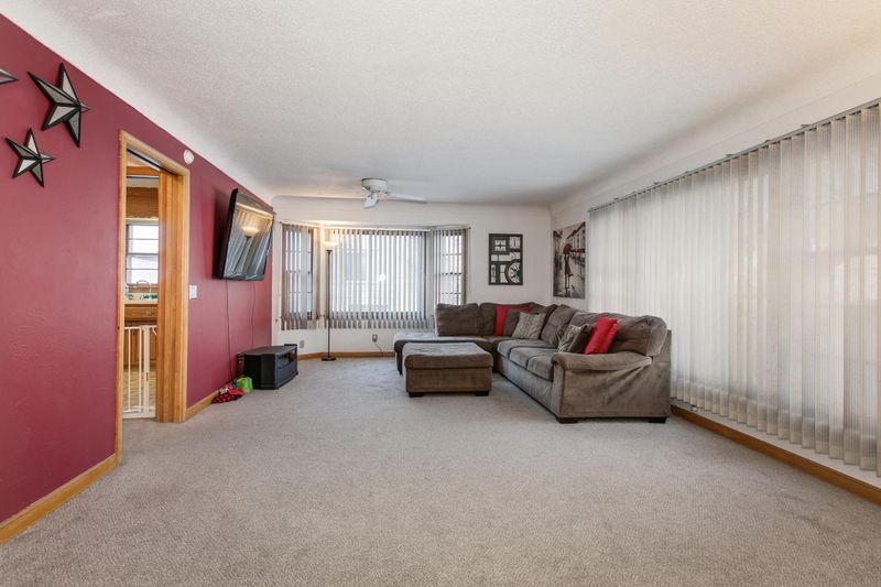 1239 Kennard St, Saint Paul, MN 55106