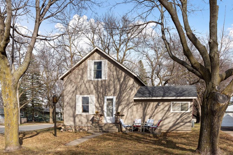 541 1st St N, Winsted, MN 55395
