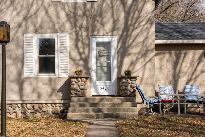 541 1st St N, Winsted, MN 55395