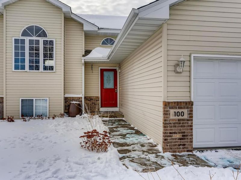 100 Bison Ct, Buffalo, MN 55313