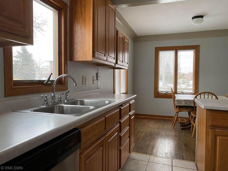 4807 Division Ave, White Bear Lake, MN 55110