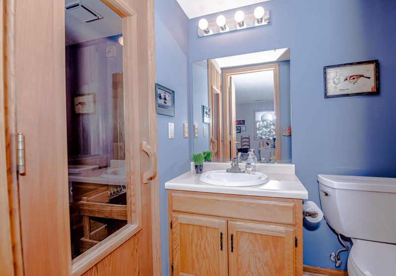 2531 Sumac Cir, White Bear Lake, MN 55110