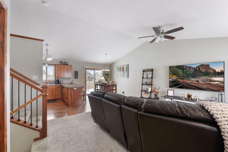 8674 Eisele Ave NE, Monticello, MN 55362