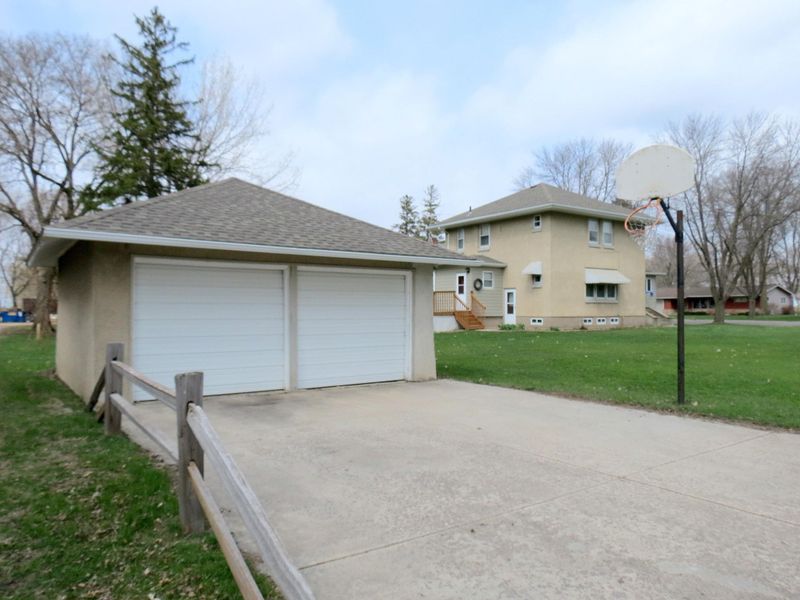 520 3rd St, Echo, MN 56237