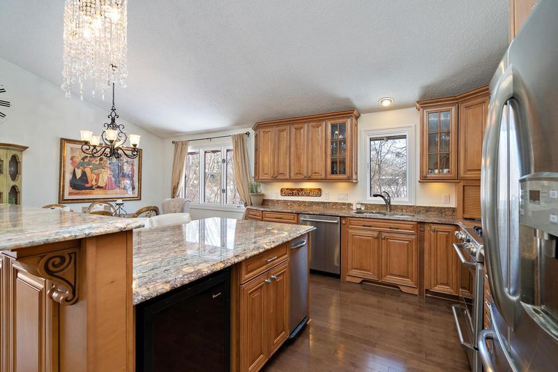 13534 Larkin Dr, Minnetonka, MN 55305