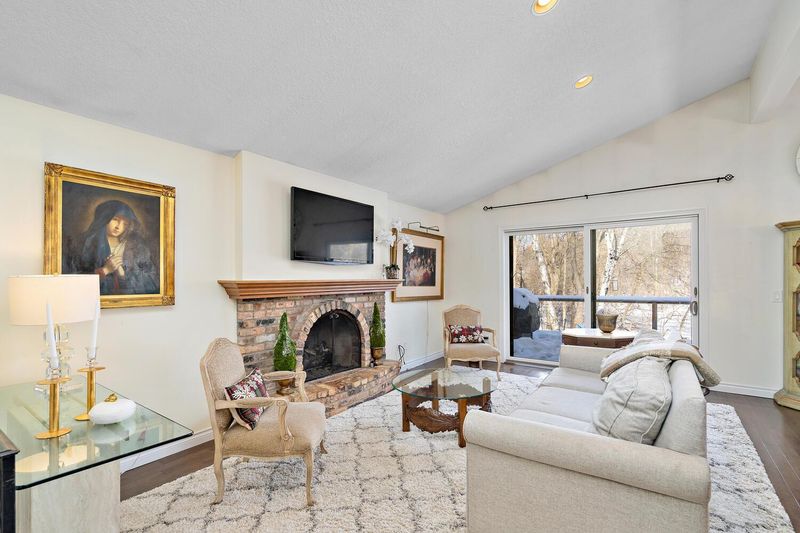 13534 Larkin Dr, Minnetonka, MN 55305